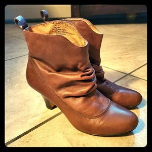 Ruched Leather Boot Brown Size 8.5